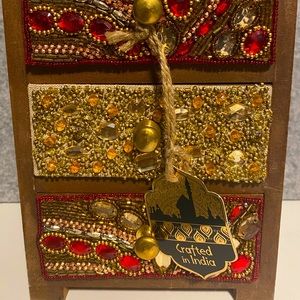 Jewelry box
